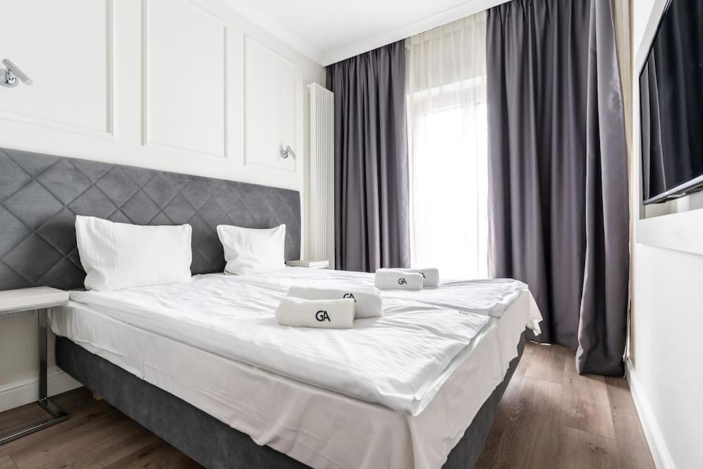 Chic & Luxury Apartment By Mennica Residence وارسو المظهر الخارجي الصورة