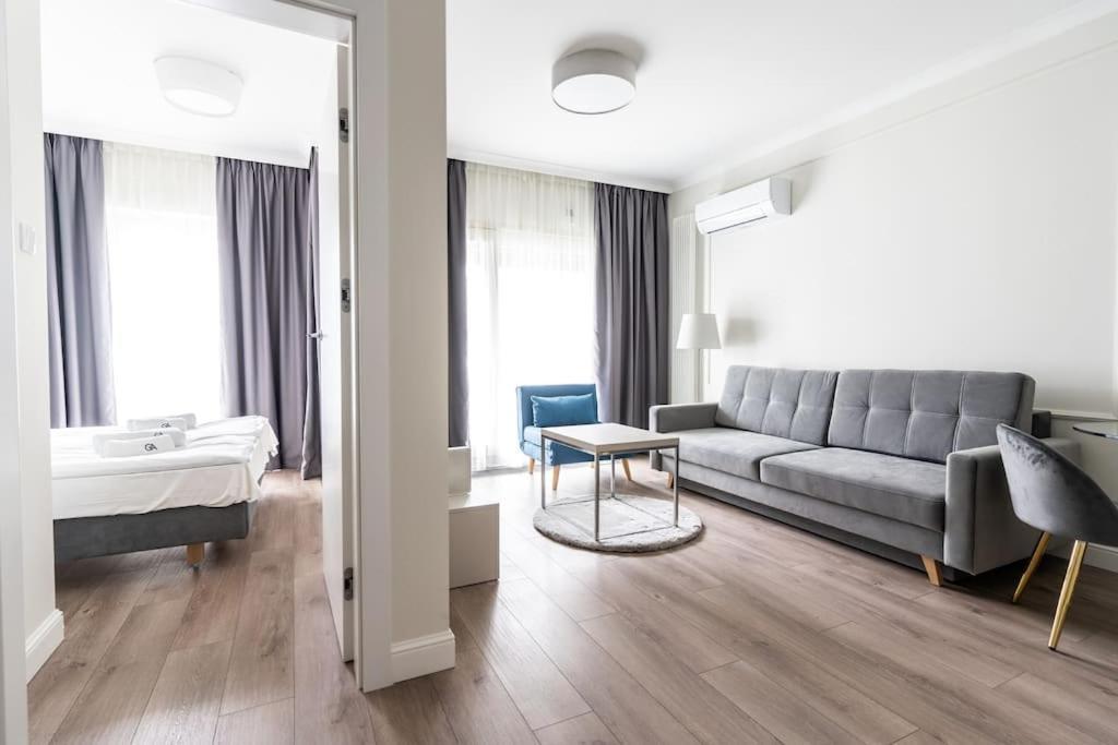 Chic & Luxury Apartment By Mennica Residence وارسو المظهر الخارجي الصورة